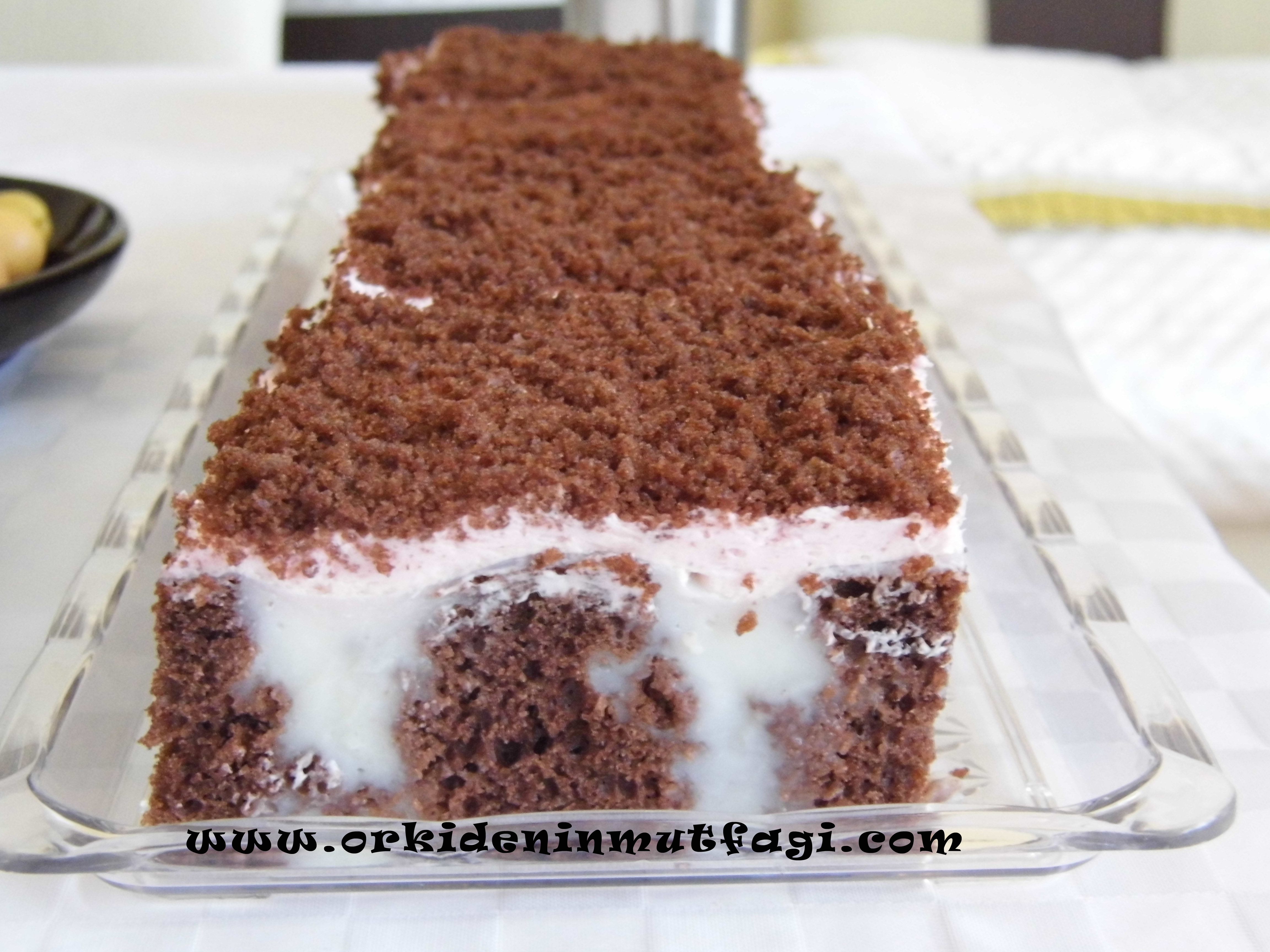 KAKAOLU İÇİ PUDİNGLİ KEK TARİFİ