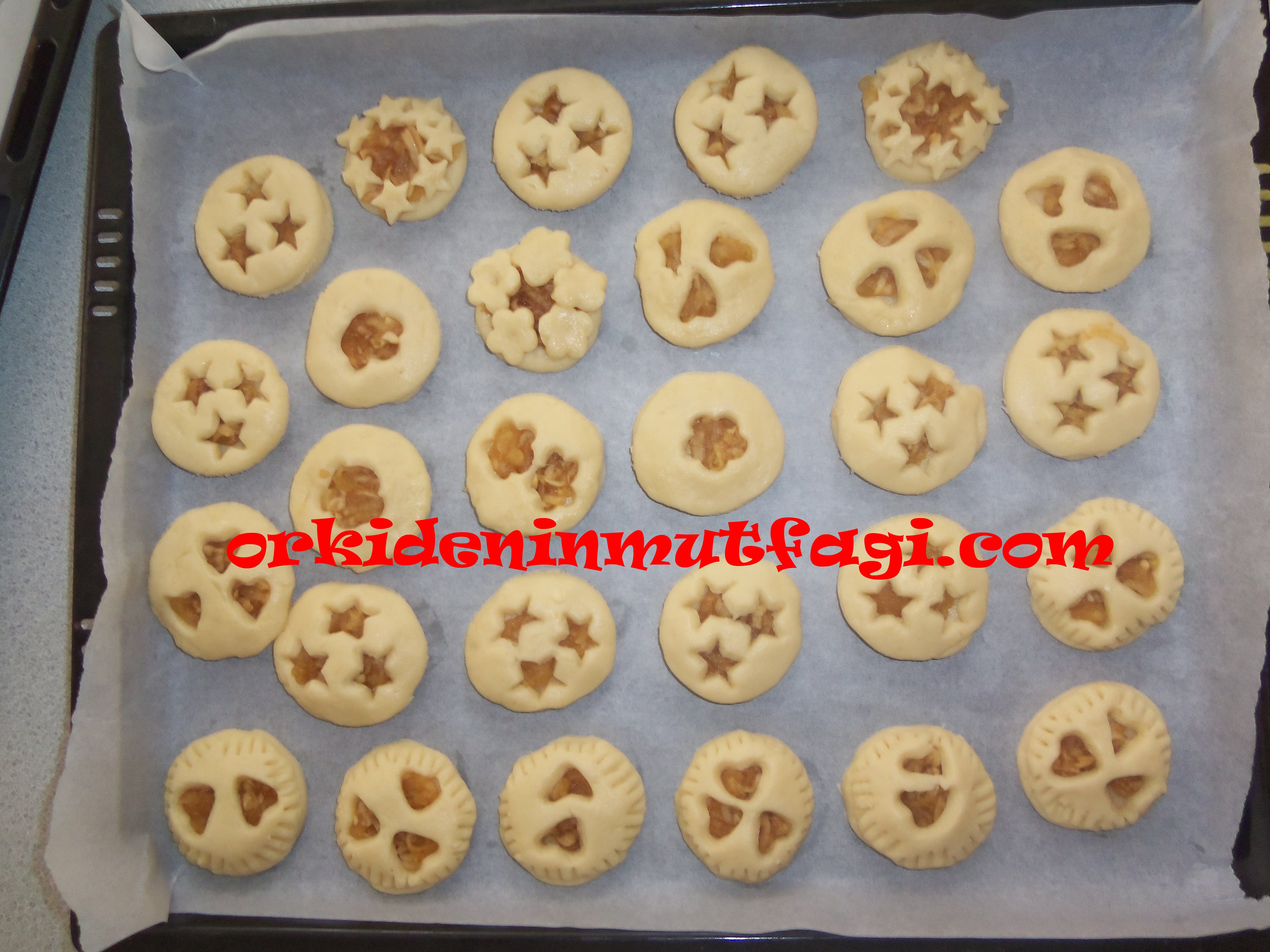 Değişik Şekillerde Elmalı Kurabiye Tarifi 2